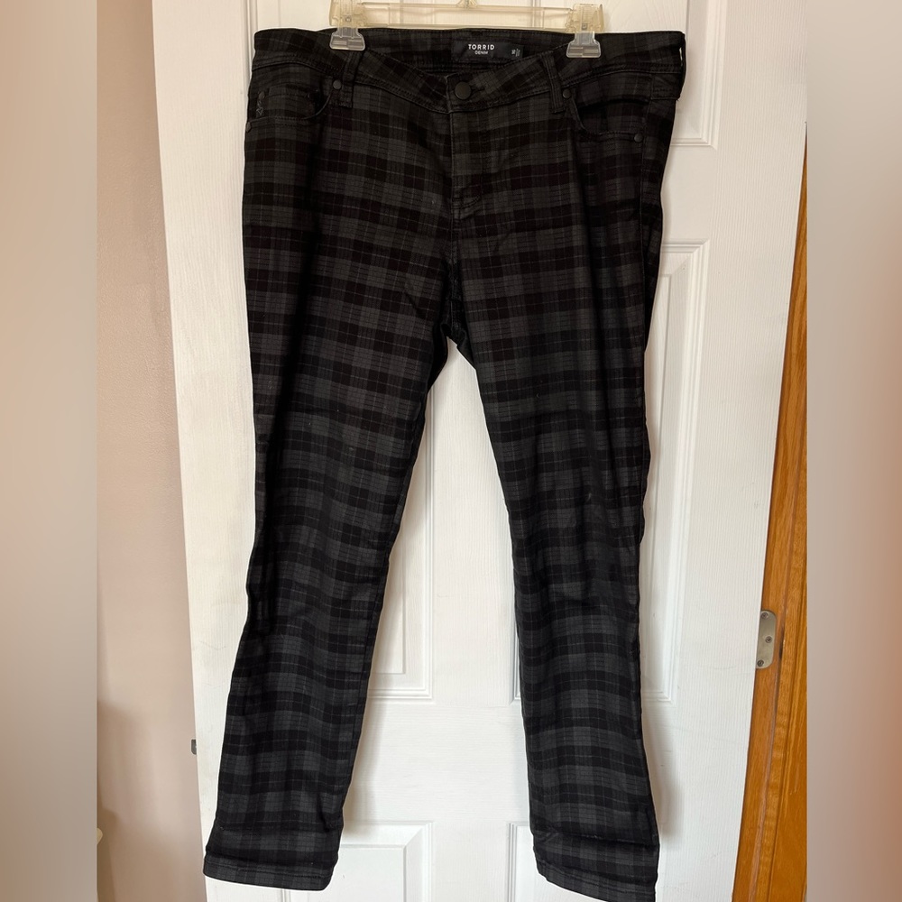 Size 16  plus sized TORRID brand BLACK denim jeans plaid print